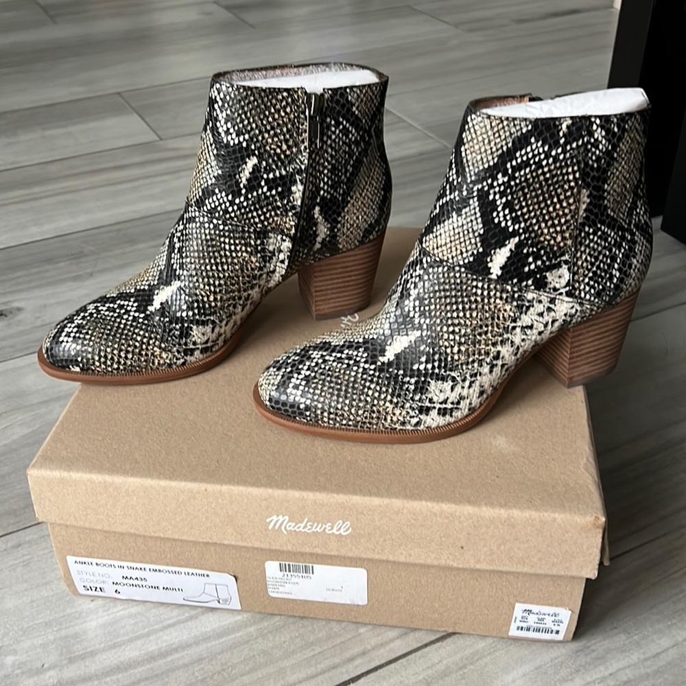 New Madewell rosie snakeskin embossed leather ankle boot size 6